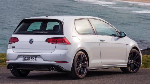 2018 Volkswagen Golf GTI Original review - Chasing Cars