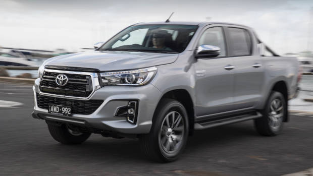 2019 Toyota HiLux SR and SR5 earn new front styling - Chasing Cars