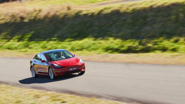 Tesla Model 3 2019 First Drive Review - Chasing Cars