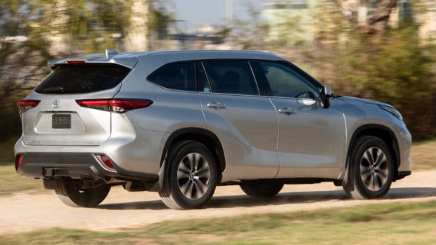 New Toyota Kluger Hybrid locked in, not here until 2021 - Chasing Cars