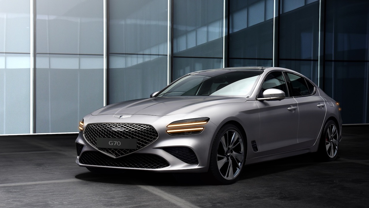 2021 Genesis G70 facelift revealed with bigger touchscreen | Chasing Cars