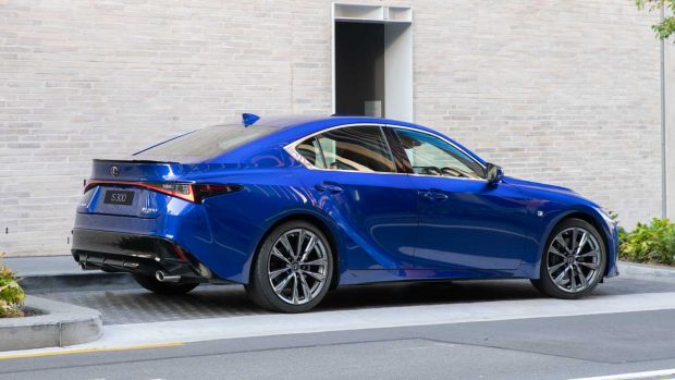 Lexus IS 2021: earlybird buyers get Encore Platinum car-swap perks ...