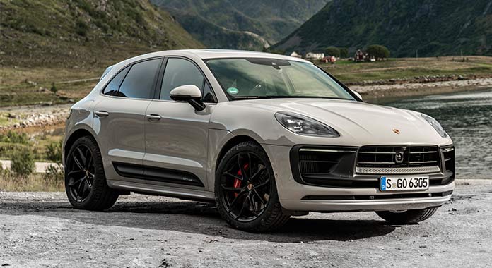 Porsche Macan Reviews & News - Chasing Cars