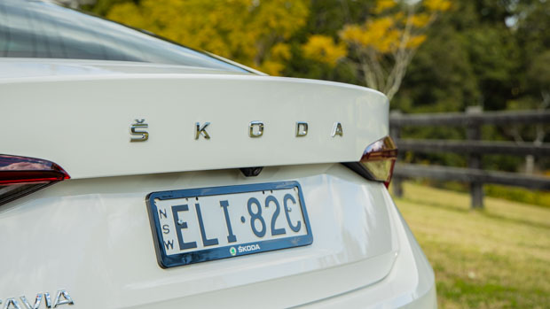 Skoda Octavia 110TSI Ambition 2021 rear badge