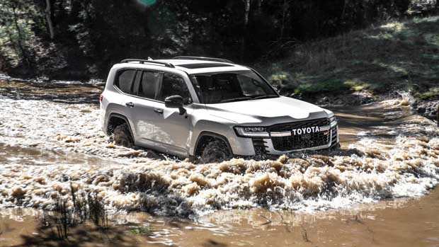 Toyota Land Cruiser 300 2022 wading