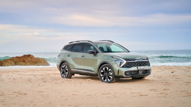 Kia Sportage 2022 on shoreline