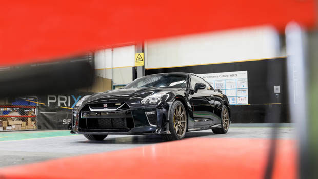 Nissan GT-R T-Spec 2022 entrance gaze