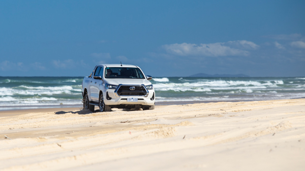 Toyota Hilux SR5 2022 review - Chasing Cars