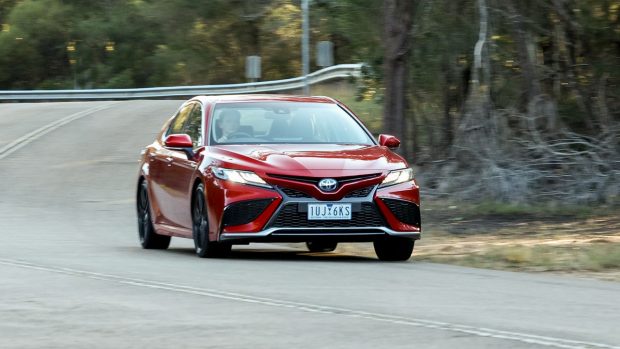 Toyota Camry SX Hybrid 2022-2