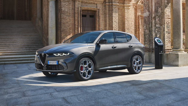 Alfa Romeo Tonale plug-in hybrid 2023 review - Chasing Cars