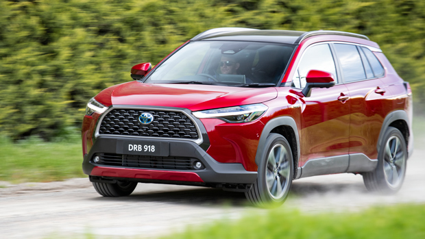 Toyota Corolla Cross Atmos Hybrid AWD 2023 review - Chasing Cars