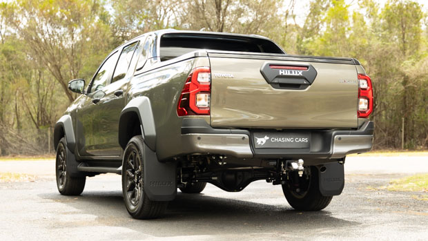 Toyota Hilux Rogue 2022 rear 3/4 3