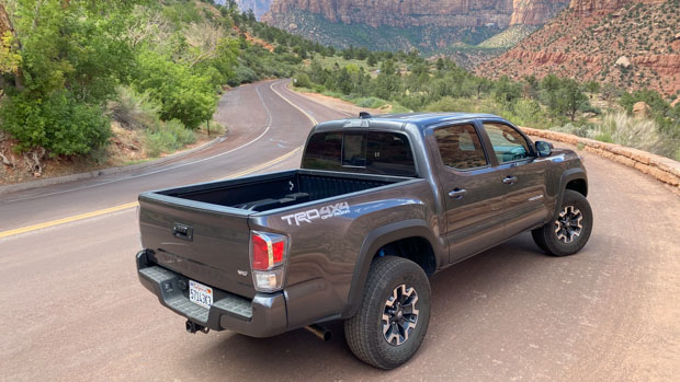 Toyota Tacoma TRD V6 2023 Review - Chasing Cars