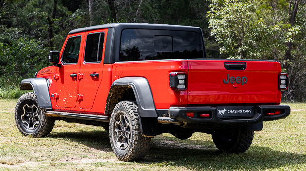 Jeep Gladiator Rubicon 2023 review - Chasing Cars