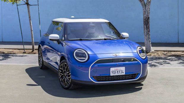 2023 Mini Cooper EV front 3/4 static