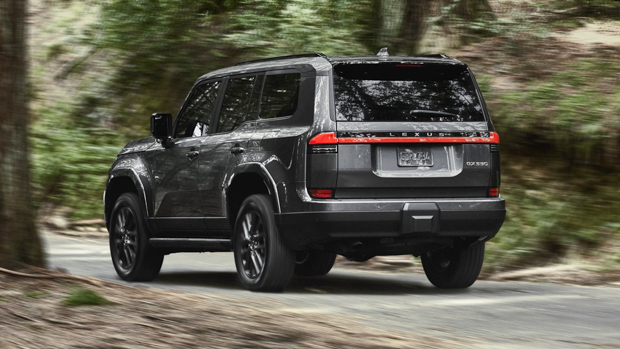 New Lexus GX vs Toyota Land Cruiser Prado: spec battle! - Chasing Cars