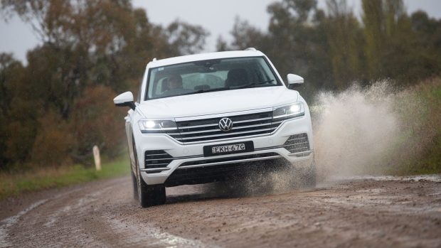 4wd Megatest Volkswagen Touareg 170TDI 2023 front off avenue