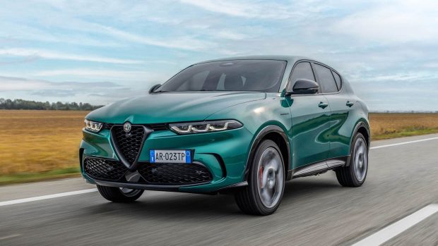 2023 Alfa Romeo Tonale PHEV front 3/4 driving shot