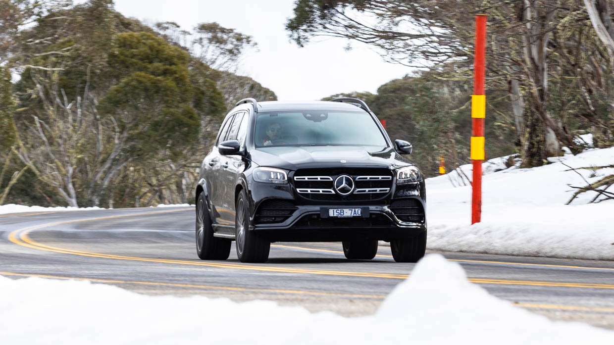 Mercedes-Benz GLS 450 2023 driving front 2