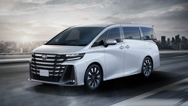 2023 Toyota Alphard facet attitude riding shot