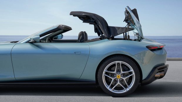 2023 Ferrari Roma Spider folding roof facet angle