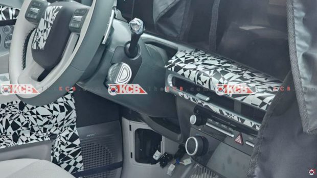 Steering wheel and centre console of the Hyundai Ioniq 7 leak printed by Korean Car Blog