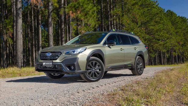 Subaru Outback Sport XT 2023 front 3/4