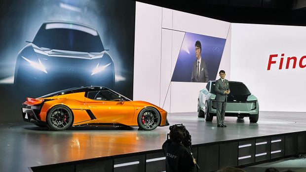 Tokyo Mobility Show camouflage 2023 Toyota Press Conference alongside with FT-Se and FT-3e