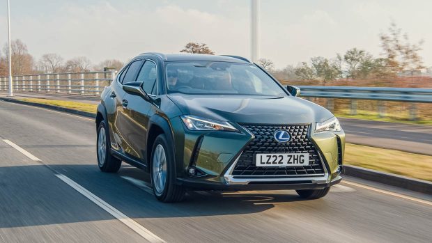 Lexus UX300e front 3/4 using shot