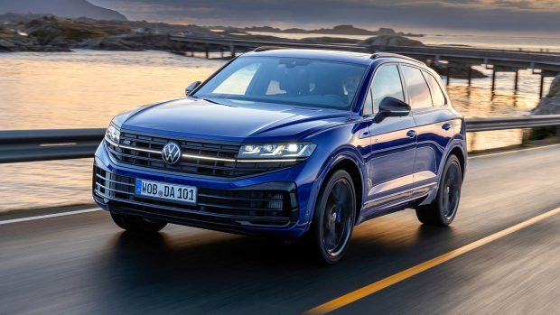 Volkswagen Touareg R eHybrid 2024 - entrance 3/4