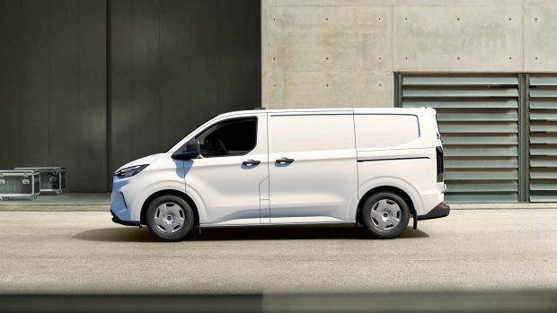 2024 Ford Transit Customized aspect attitude static