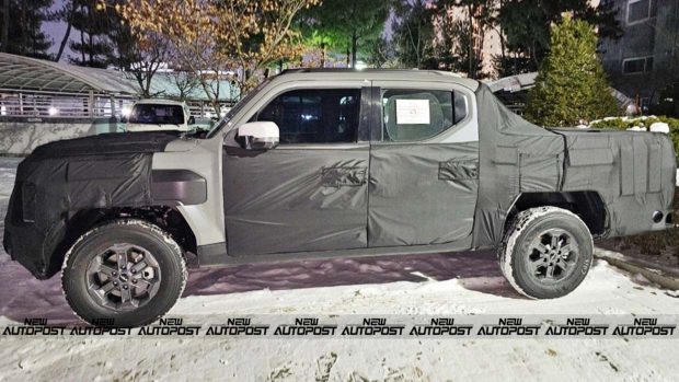 Kia Tasman 2025 spy pics 4