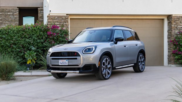 2024 Mini Countryman S front 3/4