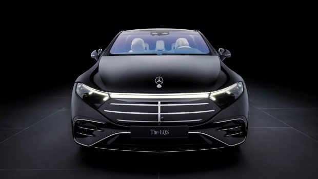 2024 Mercedes-Benz EQS facelift with new grille