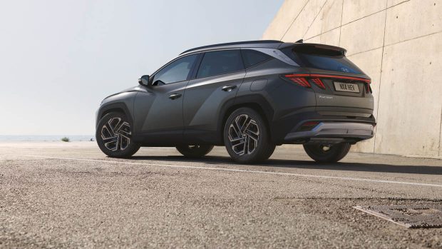 2025 Hyundai Tucson low perspective rear 3/4 static shot