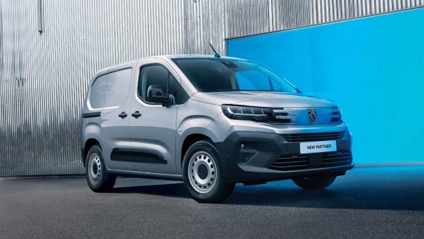 2024 Peugeot Companion van facelift entrance 3/4