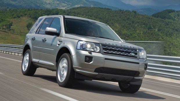 2011 Land Rover Freelander 2 entrance 3/4 riding shot