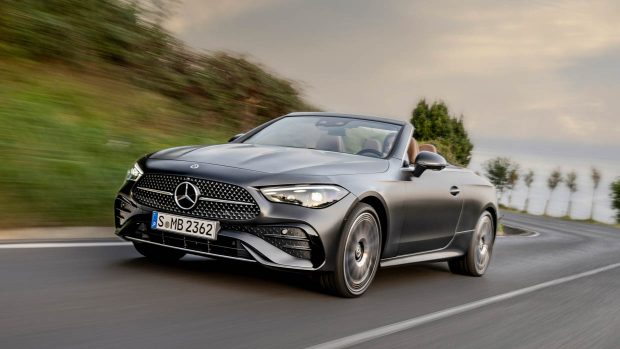 2024 Mercedes-Benz CLE Cabriolet front 3/4 riding shot 2