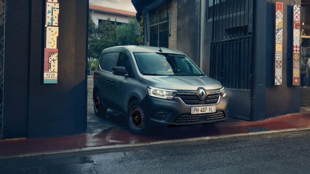 2024 Renault Kangoo entrance 3/4