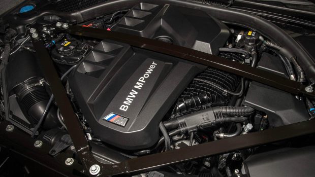 BMW M3 Competition Sedan M xDrive 2022 Engine Bay.94b95117