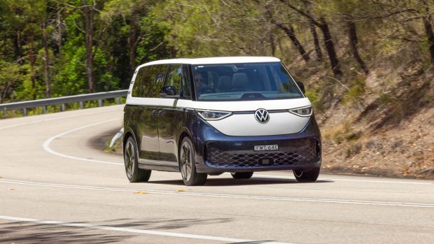 Volkswagen ID.Buzz LWB 2025 utilizing entrance 2