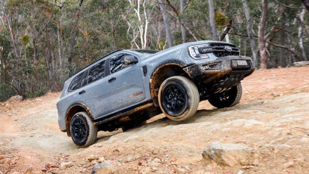 Ford Everest Tremor 2025 hill climbing