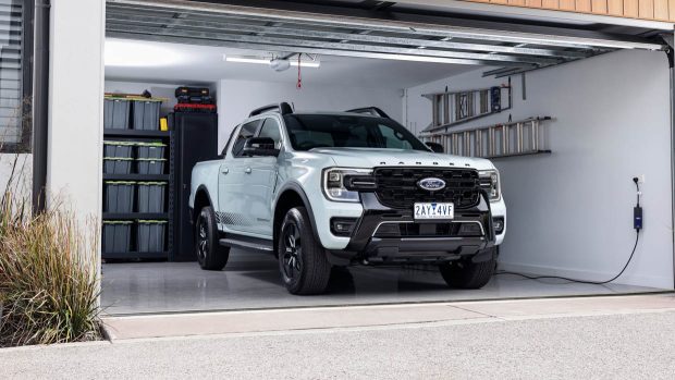 Ford Ranger PHEV Stormtrak 2025 storage