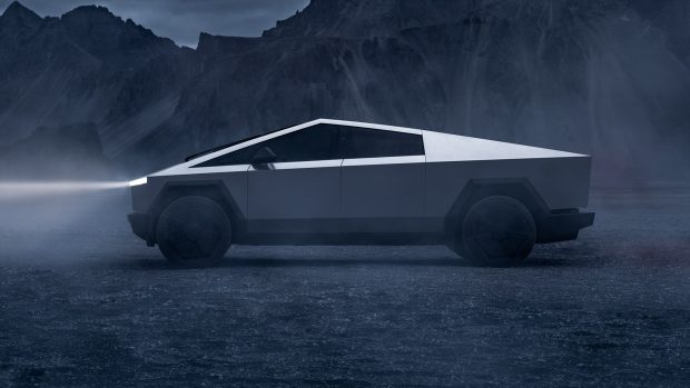 Tesla Cybertruck 2025 facet